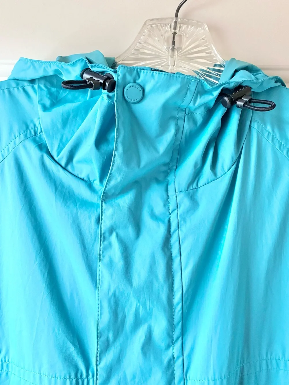 Hunter Men’s Lightweight Rain Ready Windbreaker Jacket Light Blue Aqua Size L